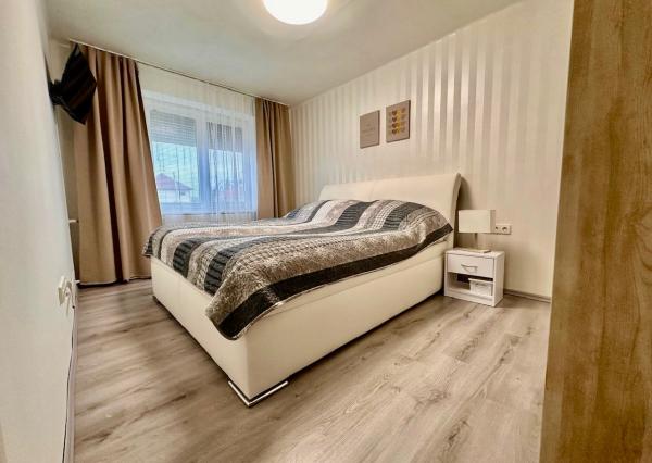 Gabčíkovo - predaj 3 izb. bytu s garážou, záhradkou v uzamknutom dvore v centre mesta.