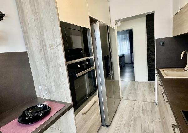 Gabčíkovo - predaj 3 izb. bytu s garážou, záhradkou v uzamknutom dvore v centre mesta.