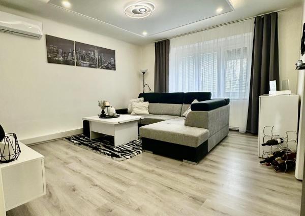 Gabčíkovo - predaj 3 izb. bytu s garážou, záhradkou v uzamknutom dvore v centre mesta.