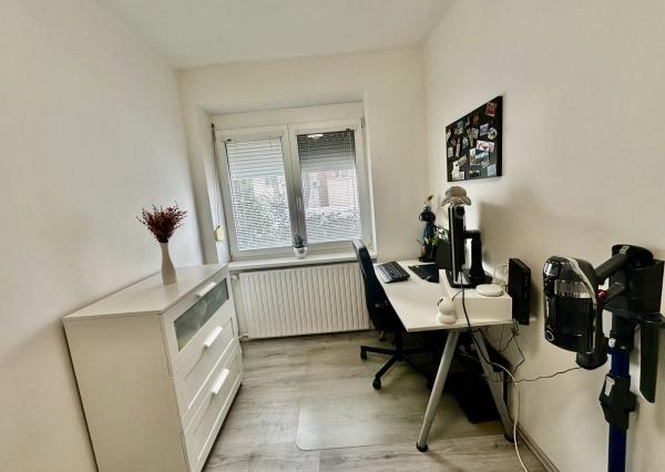 Gabčíkovo - predaj 3 izb. bytu s garážou, záhradkou v uzamknutom dvore v centre mesta.