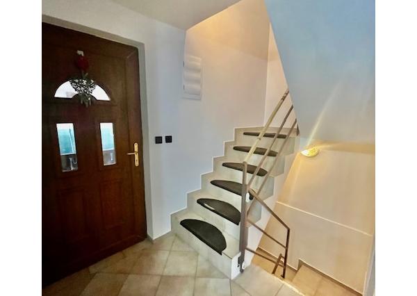 Na predaj  rekreačná chata s trvalým užívaním v lukratívnej časti Šamorína.