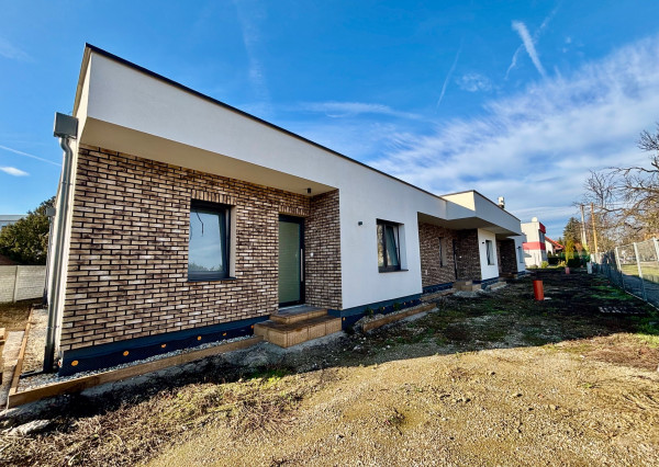 Alžbetin Dvor – Váš nový domov je tesne pred dokončením. Predaj 4 izb. rodinného domu v centre Miloslavova.