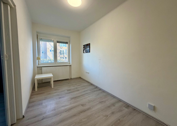 Gabčíkovo - predaj 3 izb. bytu so záhradkou v uzamknutom dvore v centre mesta.