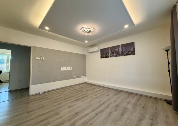 Gabčíkovo - predaj 3 izb. bytu so záhradkou v uzamknutom dvore v centre mesta.