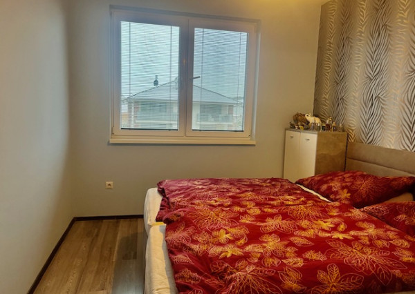 Dunajská Streda-predaj 3 izb. bytu dvoma parkovacími miestami v tichej ulici.