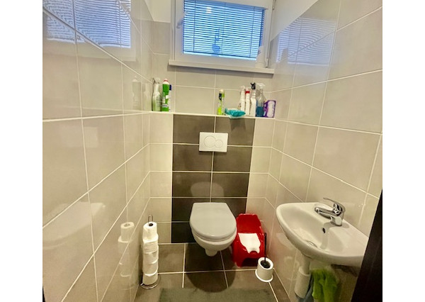 Dunajská Streda-predaj 3 izb. bytu dvoma parkovacími miestami v tichej ulici.