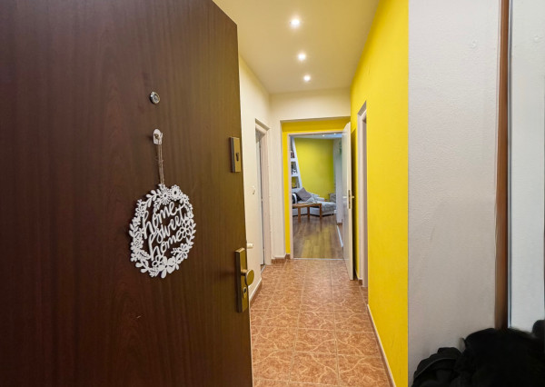 Dunajská Streda - predaj 2 izb. bytu s balkónom a vlastným kúrením v okrajovej časti mesta, ulica Nová Ves.