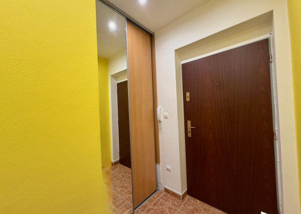 Dunajská Streda - predaj 2 izb. bytu s balkónom a vlastným kúrením v okrajovej časti mesta, ulica Nová Ves.