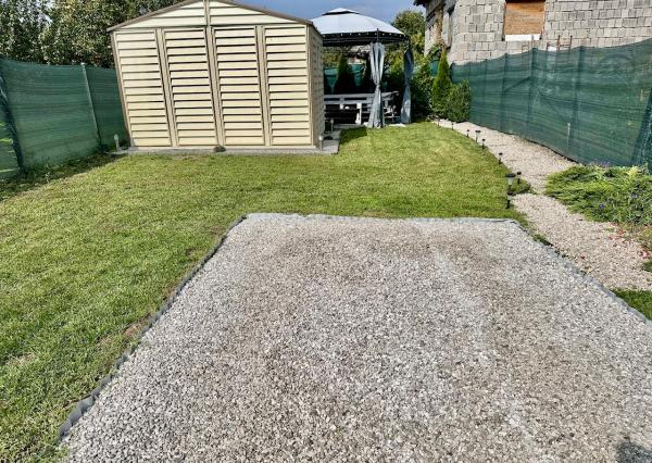 Gabčíkovo - predaj 3 izb. bytu + pozemok a garáž v uzamknutom dvore v centre mesta.