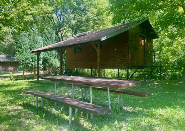 BODÍKY - na predaj pozemok s rekreačnou chatou priamo na brehu Dunaja v Bodíkoch.