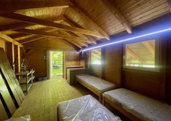 BODÍKY - na predaj pozemok s rekreačnou chatou priamo na brehu Dunaja v Bodíkoch.