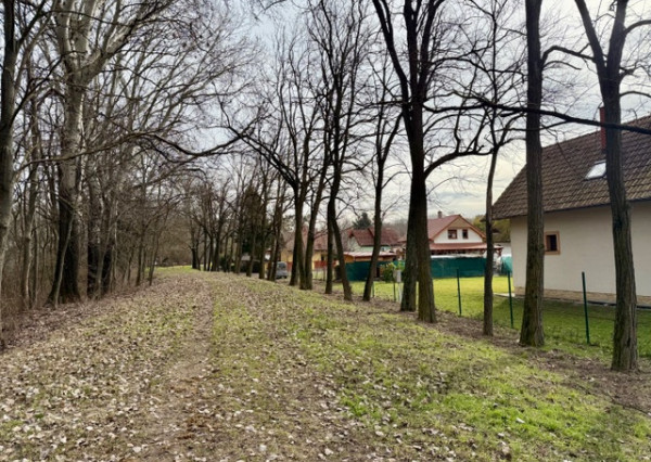 Ohrady – predaj celoročne obývateľnej záhradnej chaty v rekreačnej časti pri Klátovskom ramene.