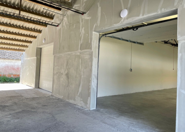 Prenájom skladových / výrobných priestorov 2km od Dunajskej Stredy, Kostolné Kračany - Šipošovské Kračany. Warehouse and production hall for a rent.