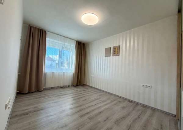 Gabčíkovo - predaj 3 izb. bytu + pozemok a garáž v uzamknutom dvore v centre mesta.