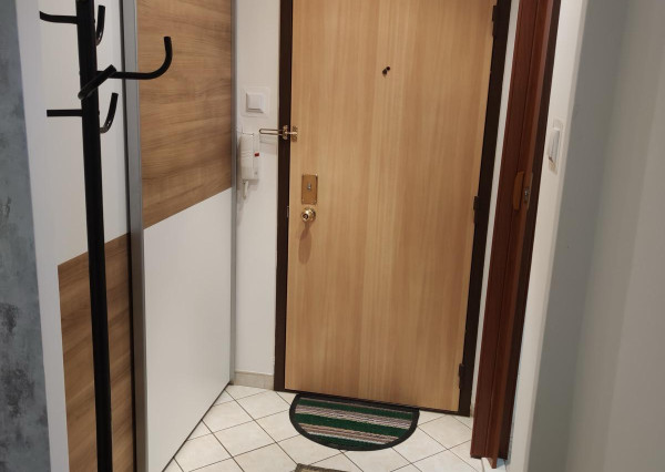 Prenájom 1.izbového bytu len pár minút od centra mesta v  Dunajskej Strede.