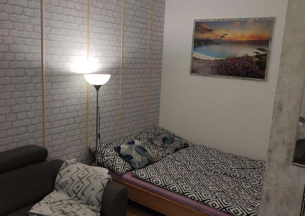 Prenájom 1.izbového bytu len pár minút od centra mesta v  Dunajskej Strede.