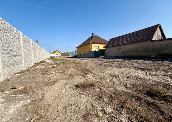 PREDAJ – slnečný stavebný pozemok s rozlohou 583m2, Kostolné Kračany časť Šipošovské Kračany