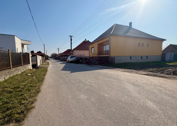 PREDAJ – slnečný stavebný pozemok s rozlohou 583m2, Kostolné Kračany časť Šipošovské Kračany