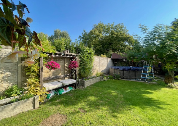 Predaj 5 izbový rodinný dom v obci Rohovce, neďaleko R7, len 8km od Šamorína