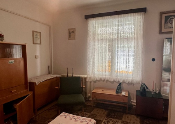 Na predaj 4izb. starší rodinný dom na 8 árovom pozemku v obci Lehnice -Sása.