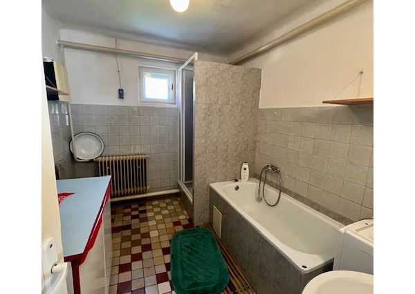 Na predaj 4izb. starší rodinný dom na 8 árovom pozemku v obci Lehnice -Sása.