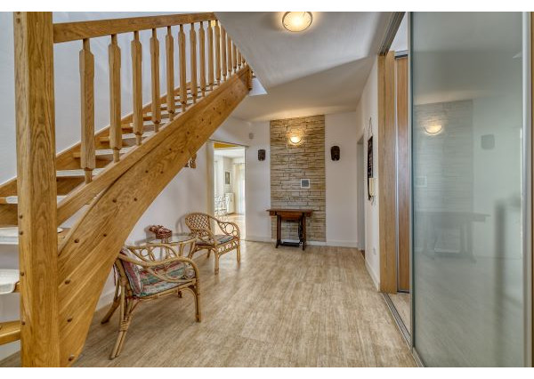 PRIESTRANNÝ RODINNÝ DOM V HAMULIAKOVE na pozemku 625 m2
