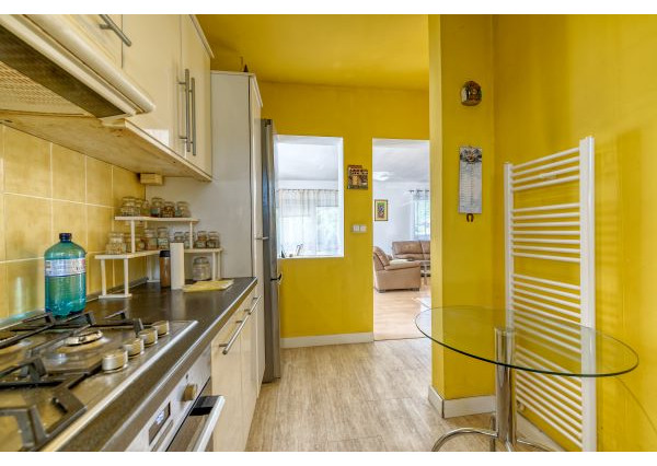 PRIESTRANNÝ RODINNÝ DOM V HAMULIAKOVE na pozemku 625 m2
