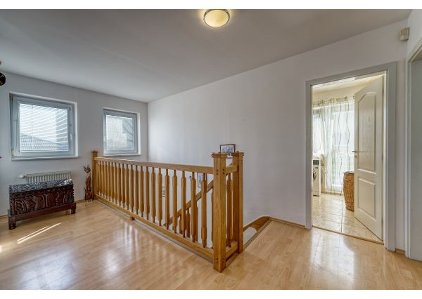 PRIESTRANNÝ RODINNÝ DOM V HAMULIAKOVE na pozemku 625 m2