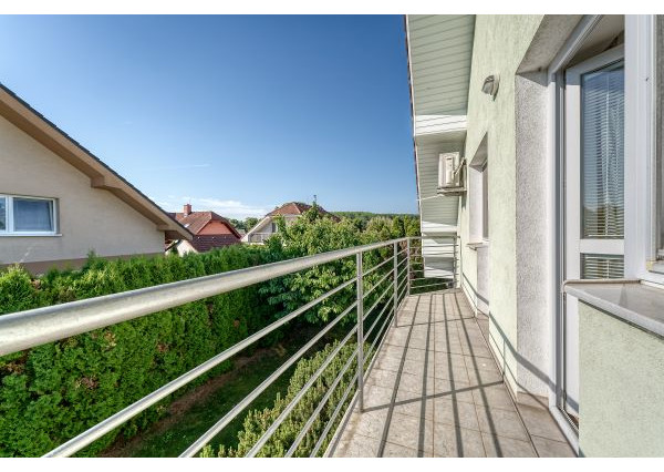 PRIESTRANNÝ RODINNÝ DOM V HAMULIAKOVE na pozemku 625 m2