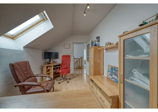 PRIESTRANNÝ RODINNÝ DOM V HAMULIAKOVE na pozemku 625 m2