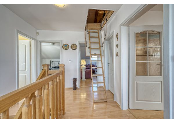 PRIESTRANNÝ RODINNÝ DOM V HAMULIAKOVE na pozemku 625 m2