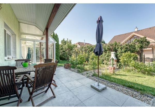 PRIESTRANNÝ RODINNÝ DOM V HAMULIAKOVE na pozemku 625 m2