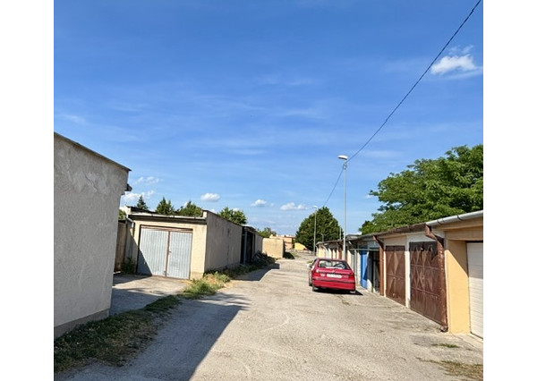 Predaj garáže po kompletnej rekonštrukcii v Dunajskej Strede.