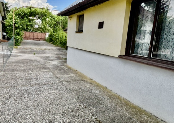 Predaj -bývalý Hostinec v obci Macov.