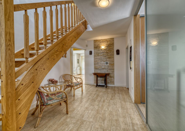 PRIESTRANNÝ RODINNÝ DOM V HAMULIAKOVE na pozemku 625 m2