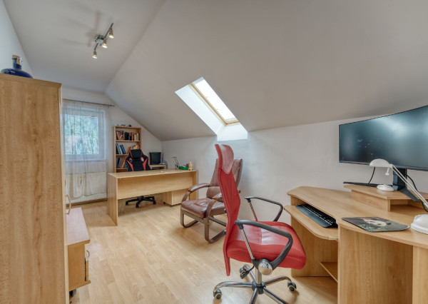 PRIESTRANNÝ RODINNÝ DOM V HAMULIAKOVE na pozemku 625 m2