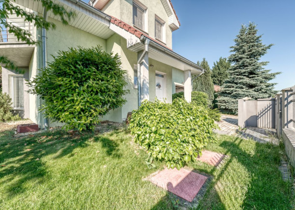 PRIESTRANNÝ RODINNÝ DOM V HAMULIAKOVE na pozemku 625 m2