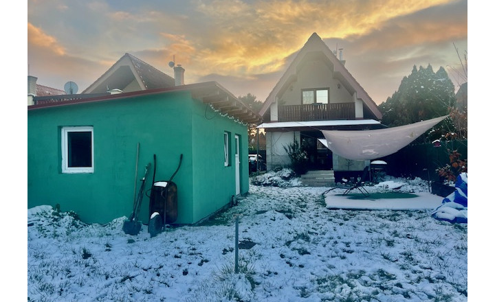 Na predaj  rekreačná chata s trvalým užívaním v lukratívnej časti Šamorína. - fotografia 27