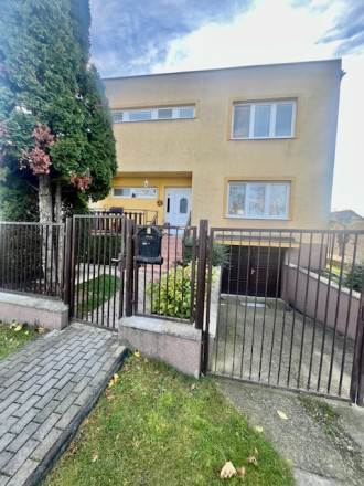 Komfortné bývanie v dvojgeneračnom 4 izbovom dome -Šamorín. - fotografia 2