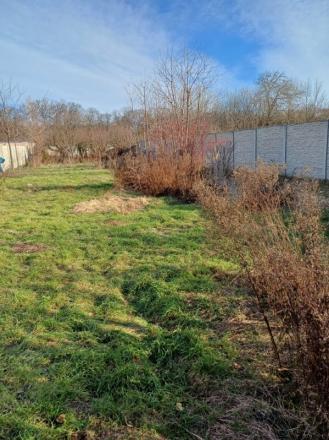 Pekný slnečný stavebný pozemok 750m2 na predaj - Gabčíkovo. - fotografia 1