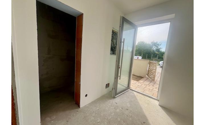 Na predaj 4 izbový bungalov v stave holodomu - obec Kyselica. - fotografia 17