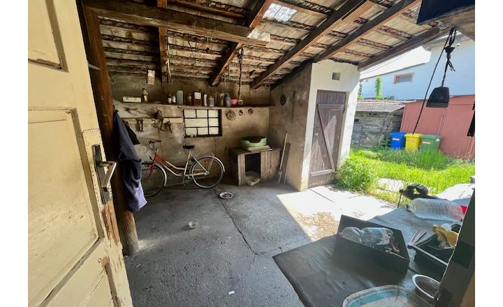 Na predaj 4izb. starší rodinný dom na 14 árovom pozemku v obci Lehnice -Sása. - fotografia 25