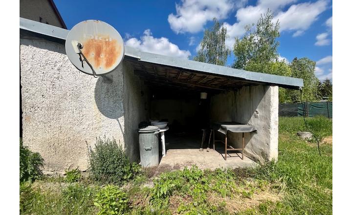 Na predaj 4izb. starší rodinný dom na 14 árovom pozemku v obci Lehnice -Sása. - fotografia 27