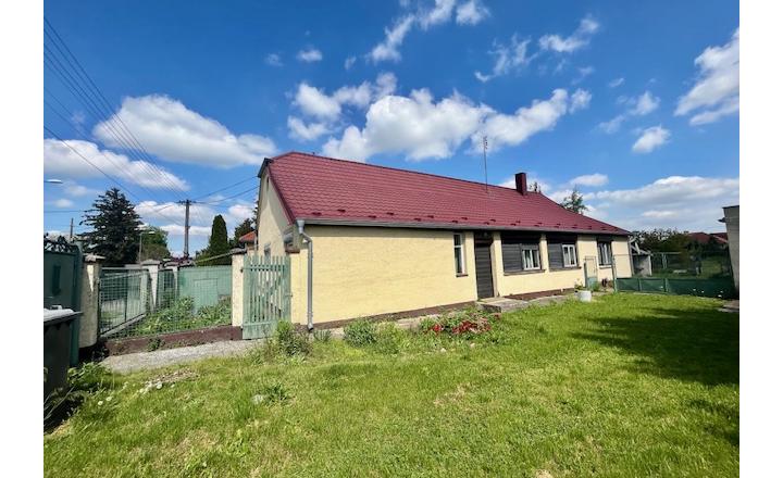 Na predaj 4izb. starší rodinný dom na 14 árovom pozemku v obci Lehnice -Sása. - fotografia 39