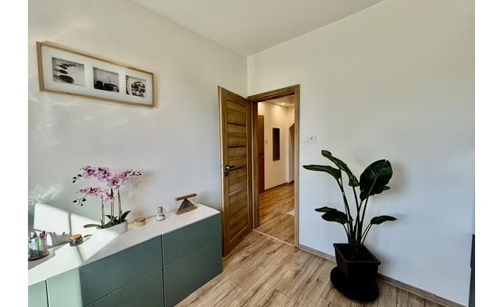 Na predaj elegantný 4-izbový rodinný dom v obci Hegyeshalom. - fotografia 25