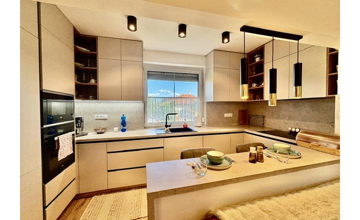 Na predaj elegantný 4-izbový rodinný dom v obci Hegyeshalom. - fotografia 7