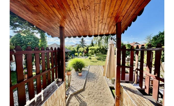 Na predaj elegantný 4-izbový rodinný dom v obci Hegyeshalom. - fotografia 31