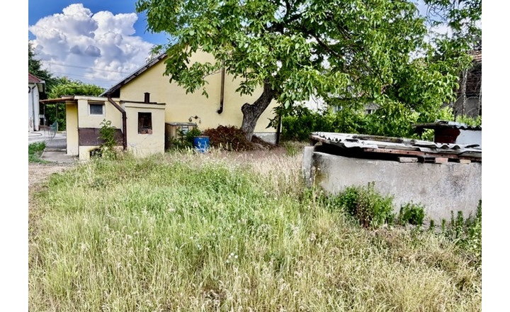 Predaj -bývalý Hostinec v obci Macov. - fotografia 8