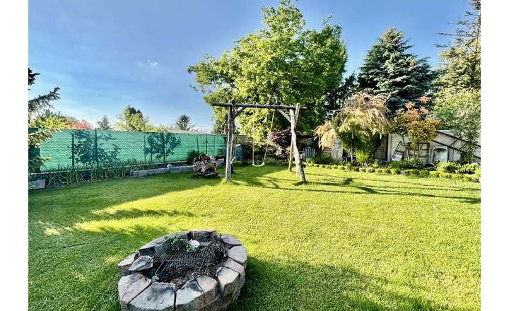 Komfortné bývanie v dvojgeneračnom 4 izbovom dome -Horná Potôň. - fotografia 32
