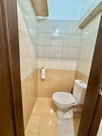 Na predaj 3 izbový byt s 2-ma balkónmi ,1parkovacie miesto v obci Rajka. - fotografia 18